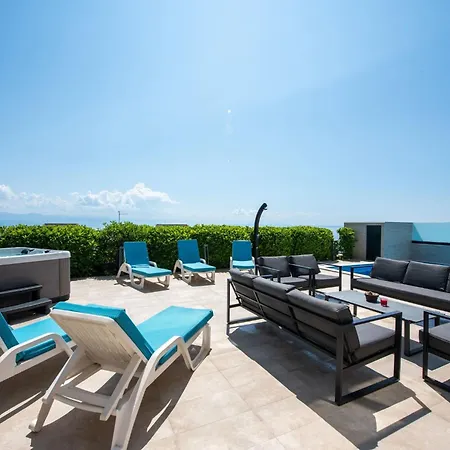 Sv- Petar By Interhome Сasa de vacaciones Ičići