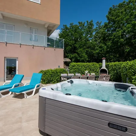 Sv- Petar By Interhome Сasa de vacaciones Ičići